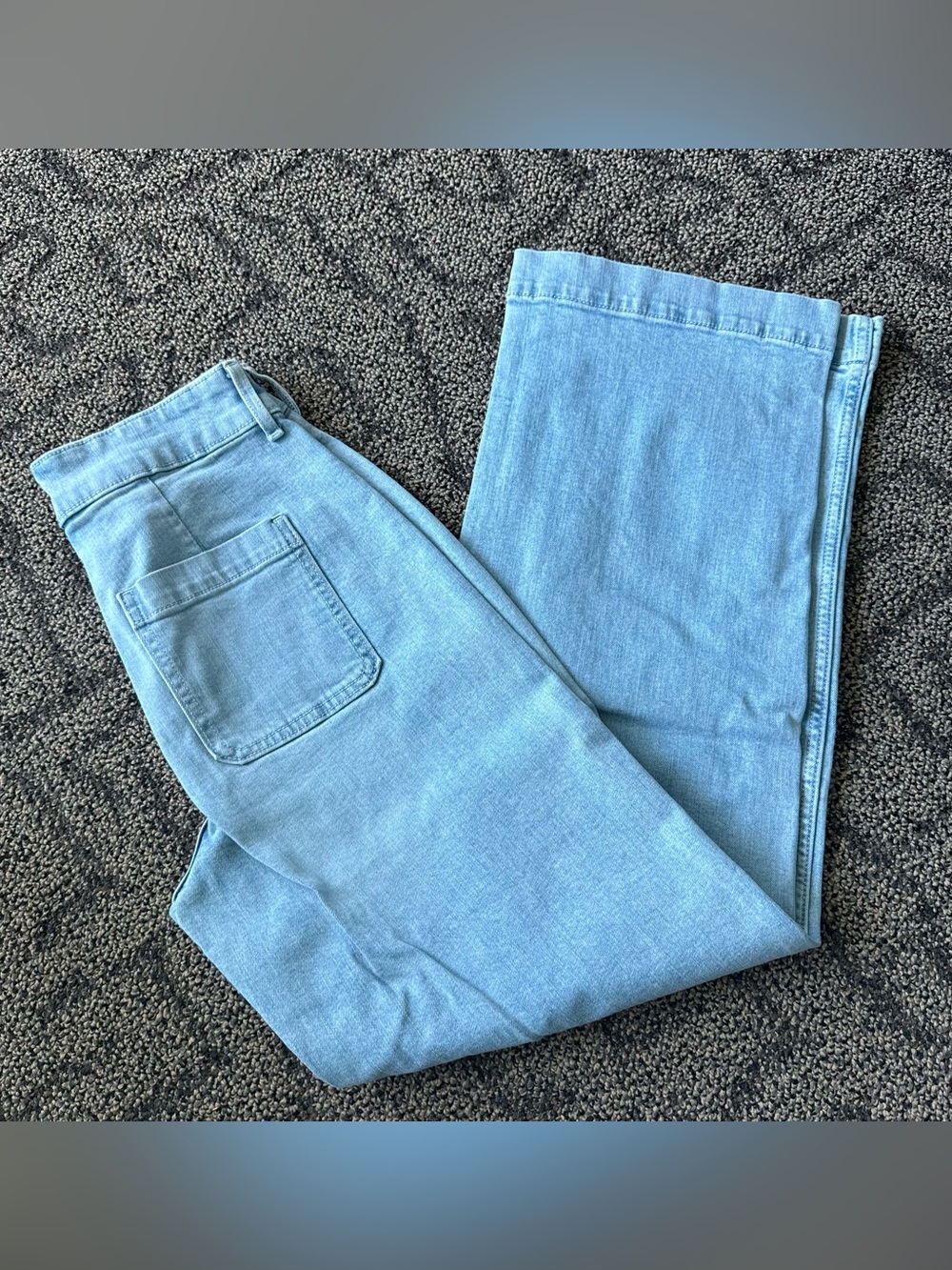 Old Navy Extra High-Rise Sky-Hi Wide Leg Light Wash Jeans